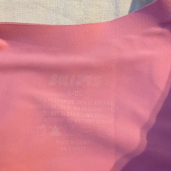 Skims Seamless Pink Bralette - Picture 2 of 5